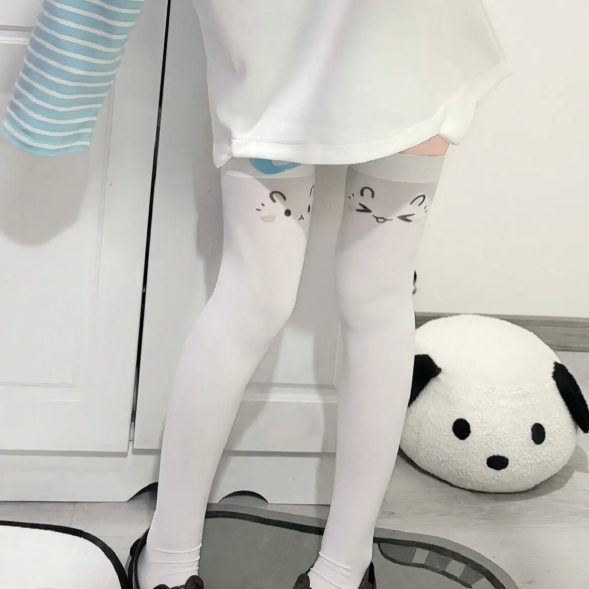 Kawaii Cat Expression Thigh-High Stockings - Cute Printed Over-Knee Socks (White/Black, Harajuku JK Style) 5 Kawaii Cat Expression Thigh-High Stockings - Cute Printed Over-Knee Socks (White/Black, Harajuku JK Style) 5
